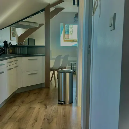 Au Coeur Du Village Apartment
